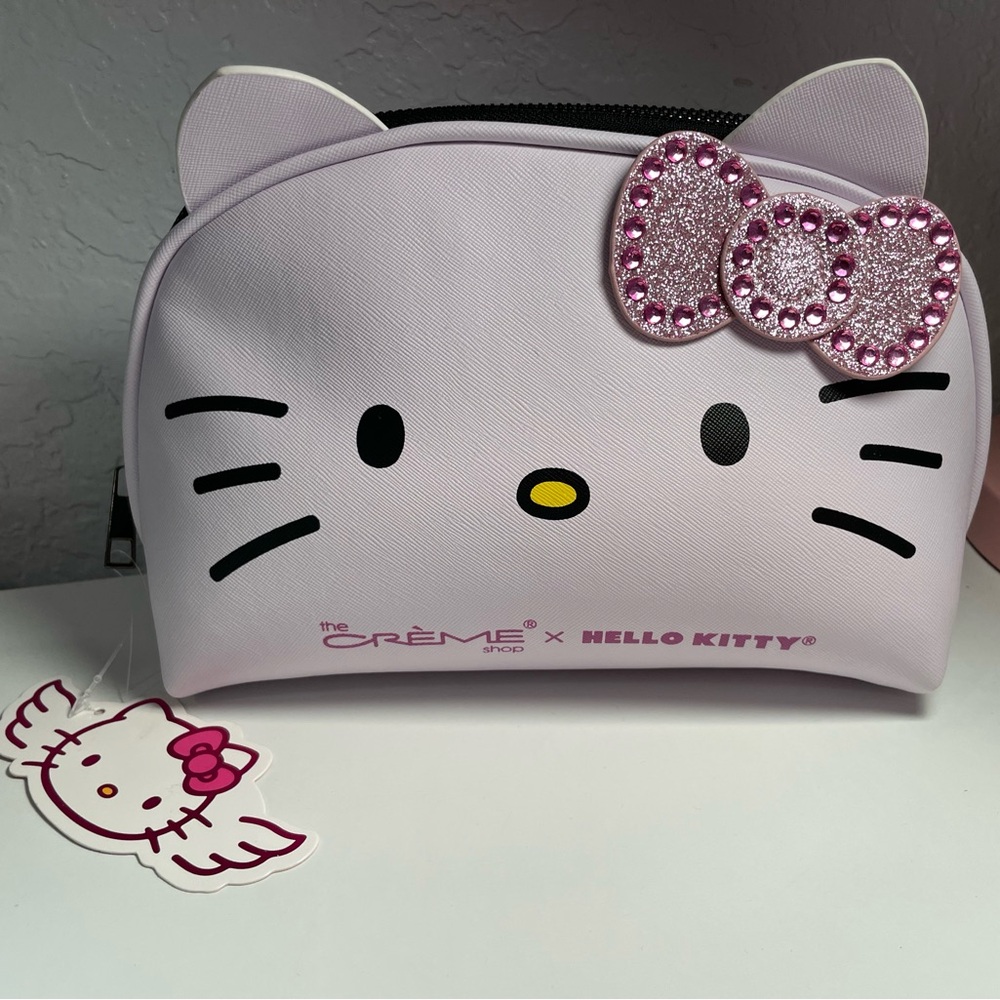 Crème X Hello Kitty bling bling make up pouch